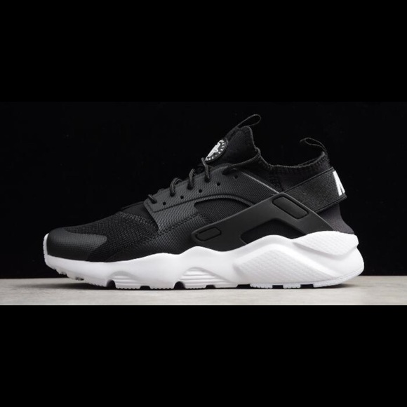 nike air huarache black mens
